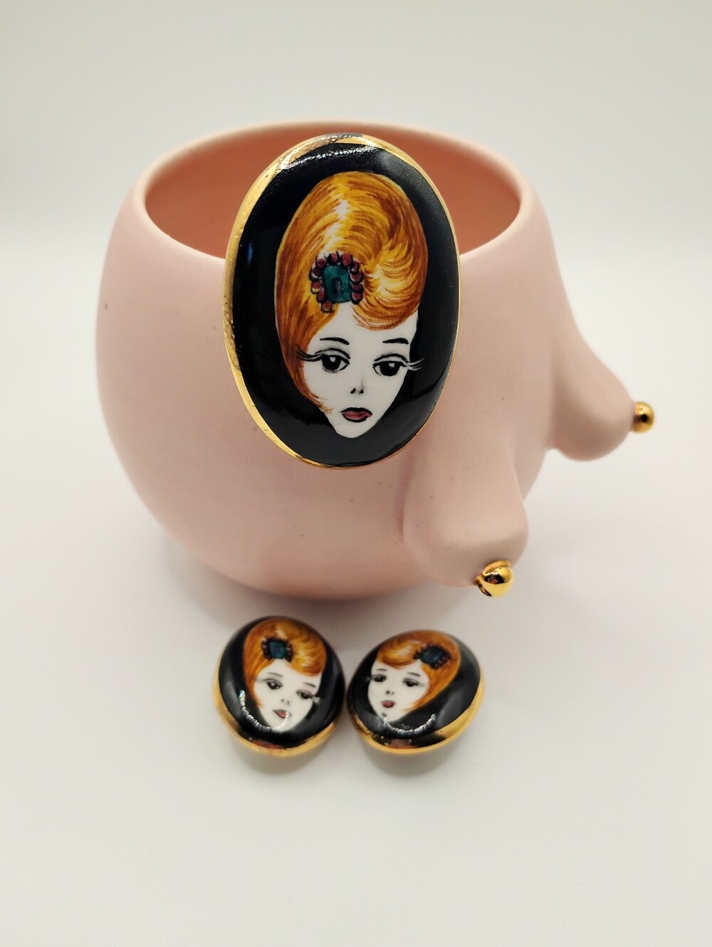 VTG Retro Mod Hand Painted - Enamel/Metal Brooch/Clip Ons From the 60's - 80's